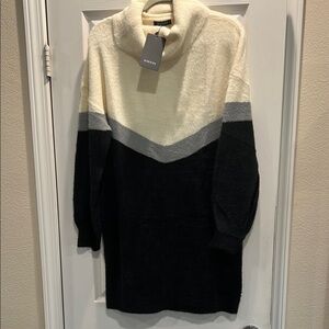 Kojooin Women's Black, Gray, and Cream Sweater